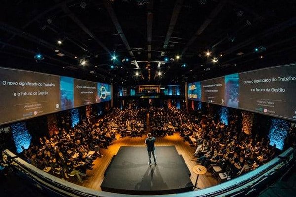 Comment organiser un salon professionnel réussi en France ?